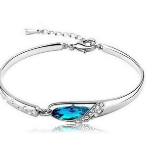 Fifth Avenue blue crystal bracelet